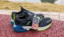 安踏最新跑鞋爆料视频,科技升级，跑者新选择